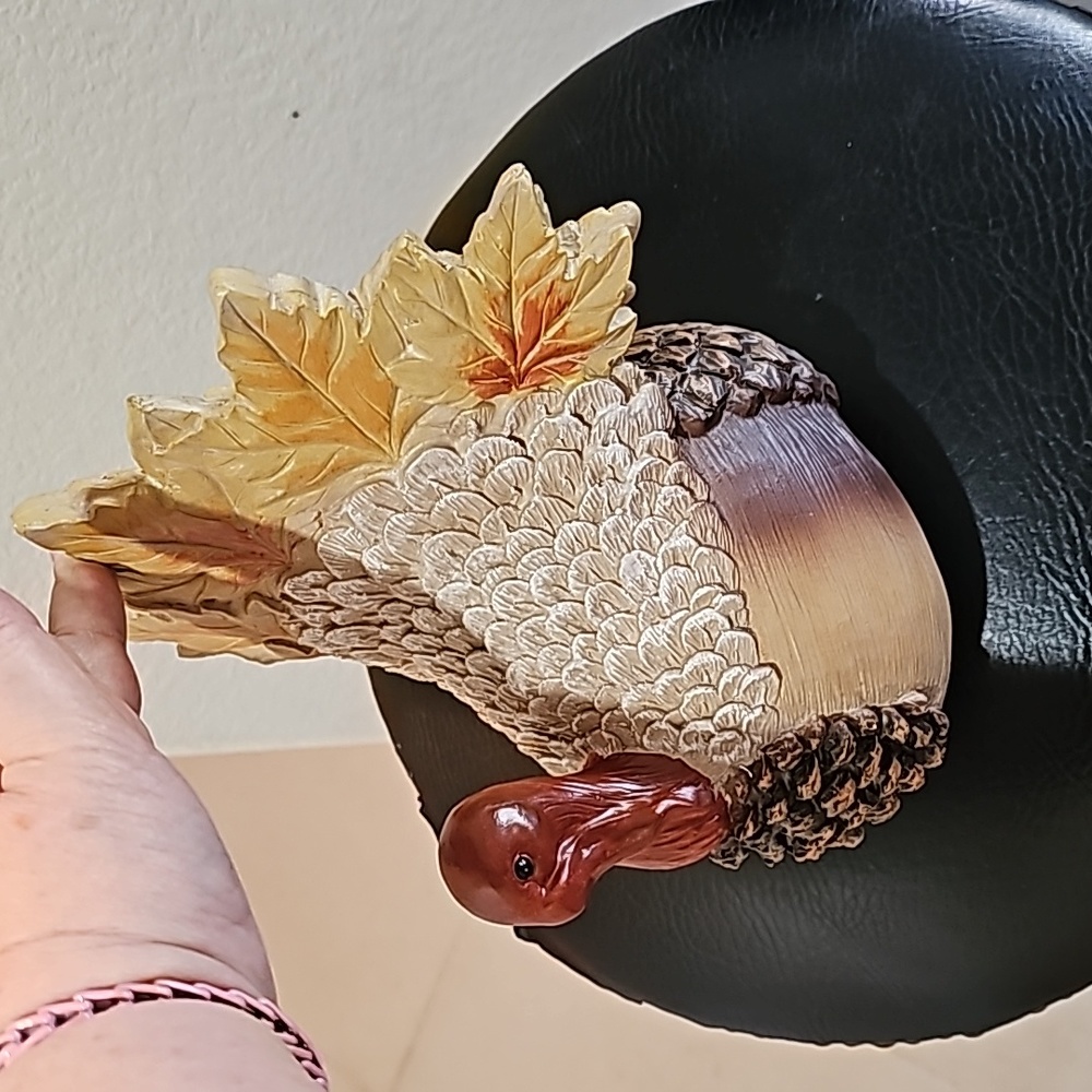 Fall Decor Turkey/Acorn/Leaves - Picture 4 of 5